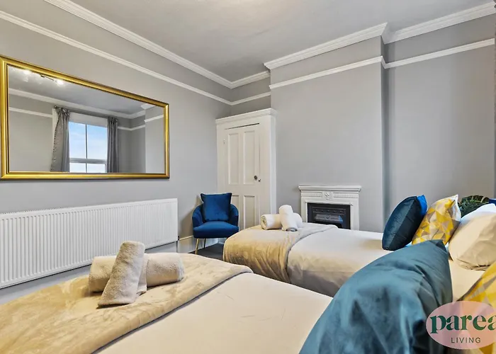 Parea Living - Leytonstone, 2-Bedroom Serviced Apartment, Free Parking, Remote Working