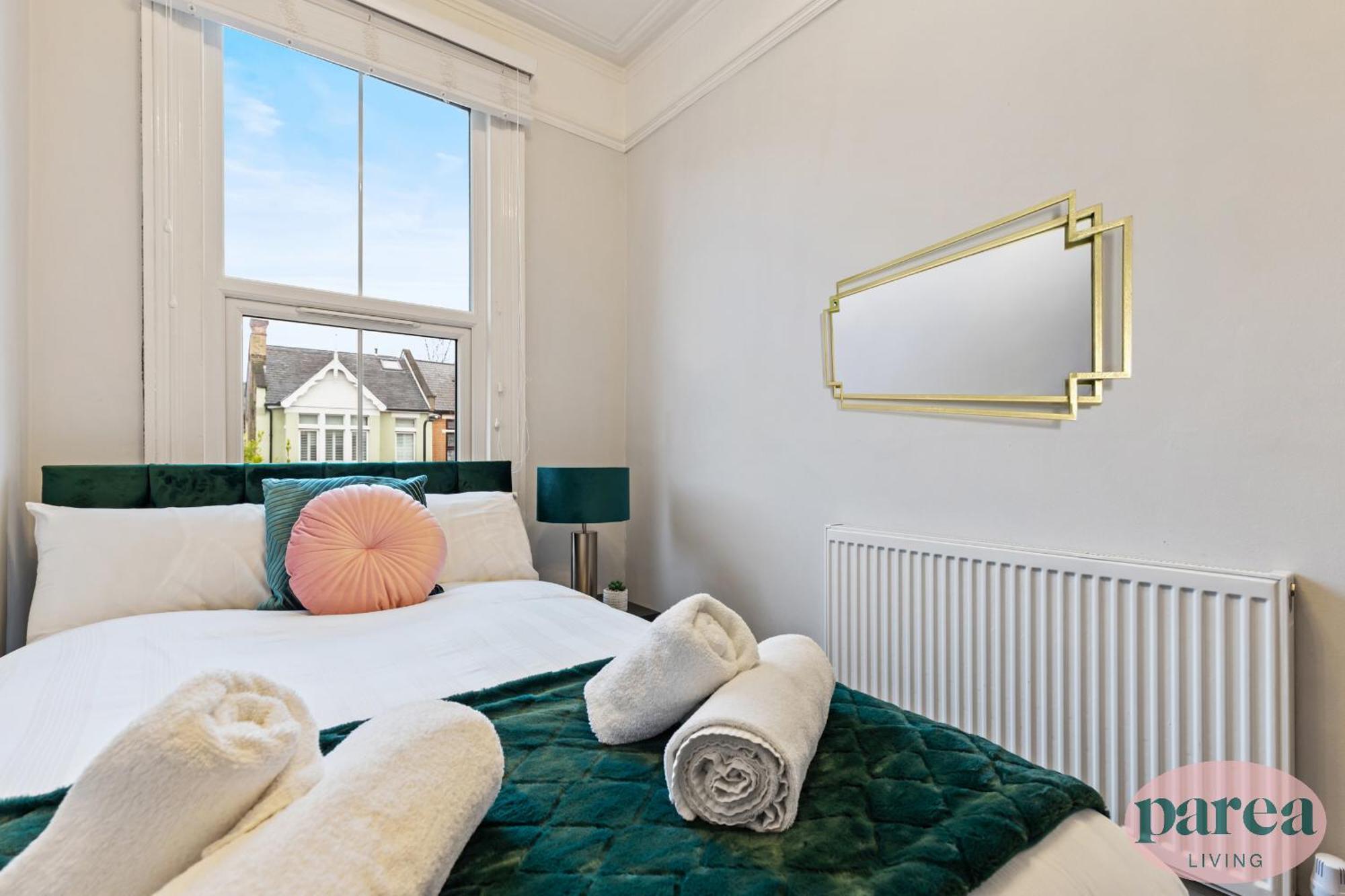 Parea Living - Leytonstone, 2-bedroom Serviced Apartment, Free Parking, Remote Working Апартаменты
