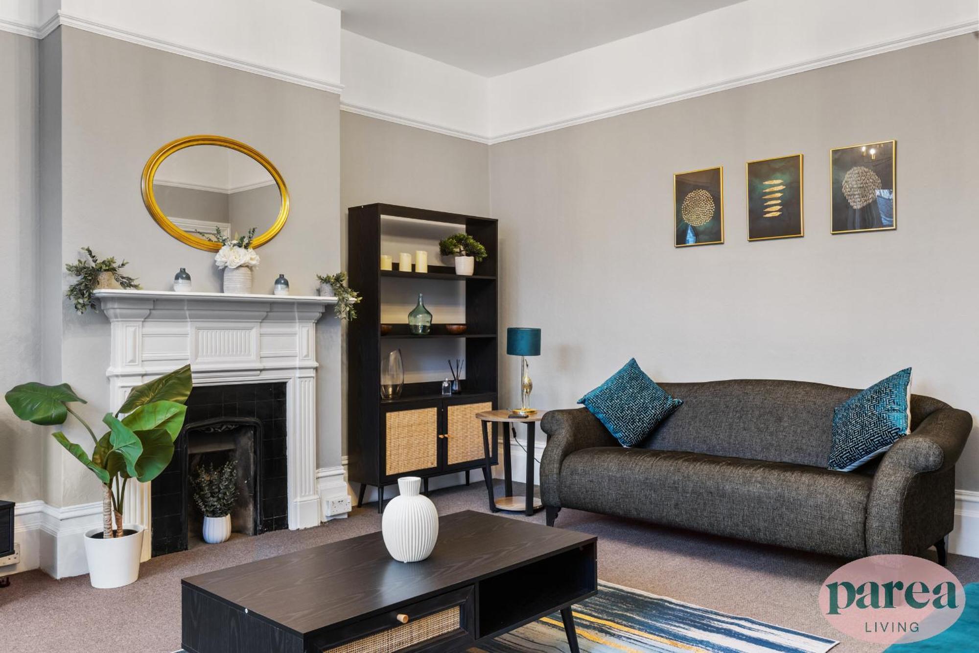 Parea Living - Leytonstone, 2-bedroom Serviced Apartment, Free Parking, Remote Working Апартаменты *