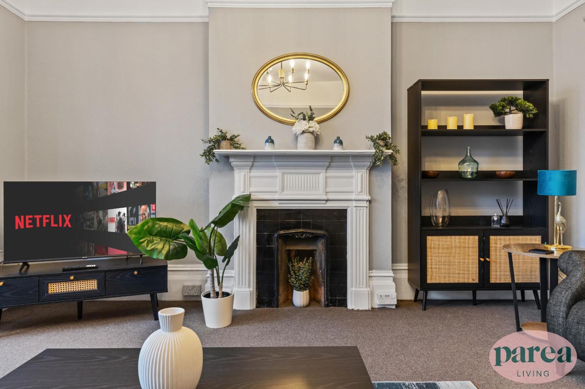 Parea Living - Leytonstone, 2-bedroom Serviced Apartment, Free Parking, Remote Working Апартаменты