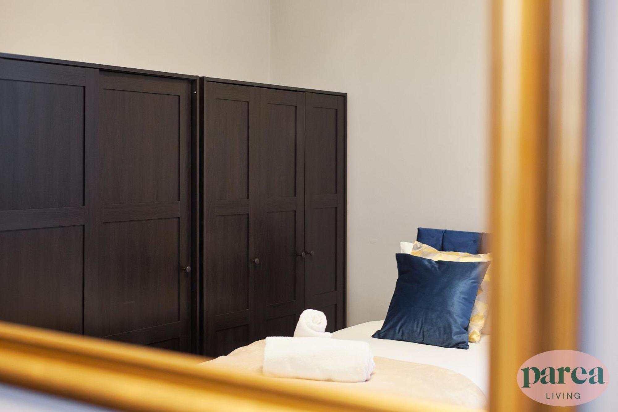 Parea Living - Leytonstone, 2-bedroom Serviced Apartment, Free Parking, Remote Working Лондон